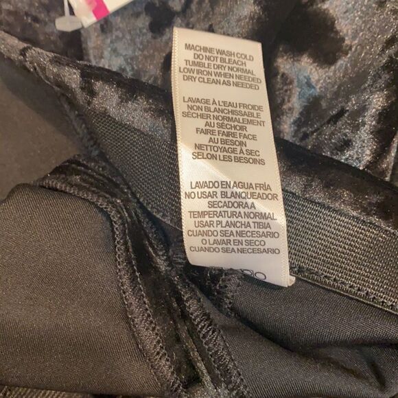 Good American Velvet Pants Women’s Size 4X or Size 7 - Picture 10 of 16